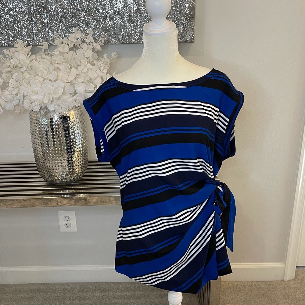 Women’s Belted Top